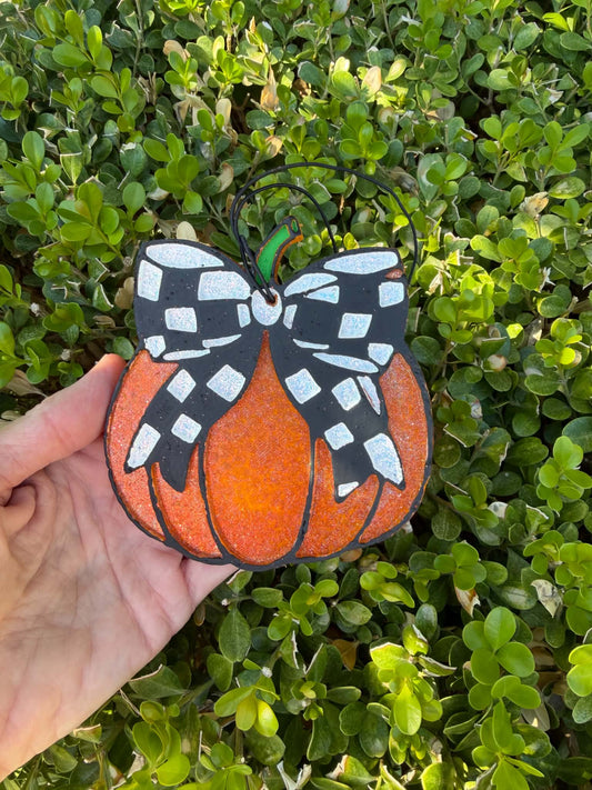 Pumpkin with Checkered Bow Freshie