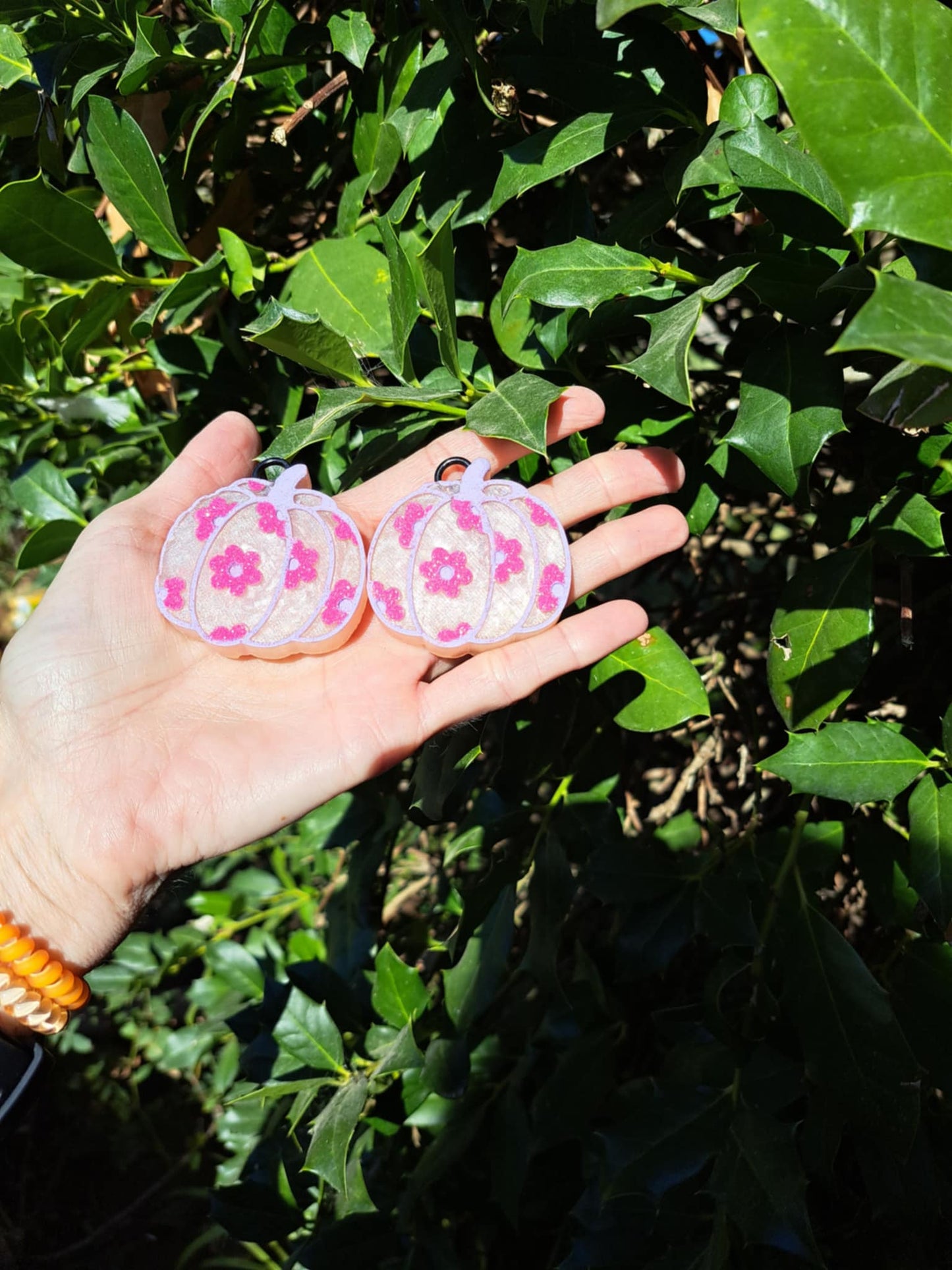 Vent Clips White Pumpkin With Pink Flowers Freshie