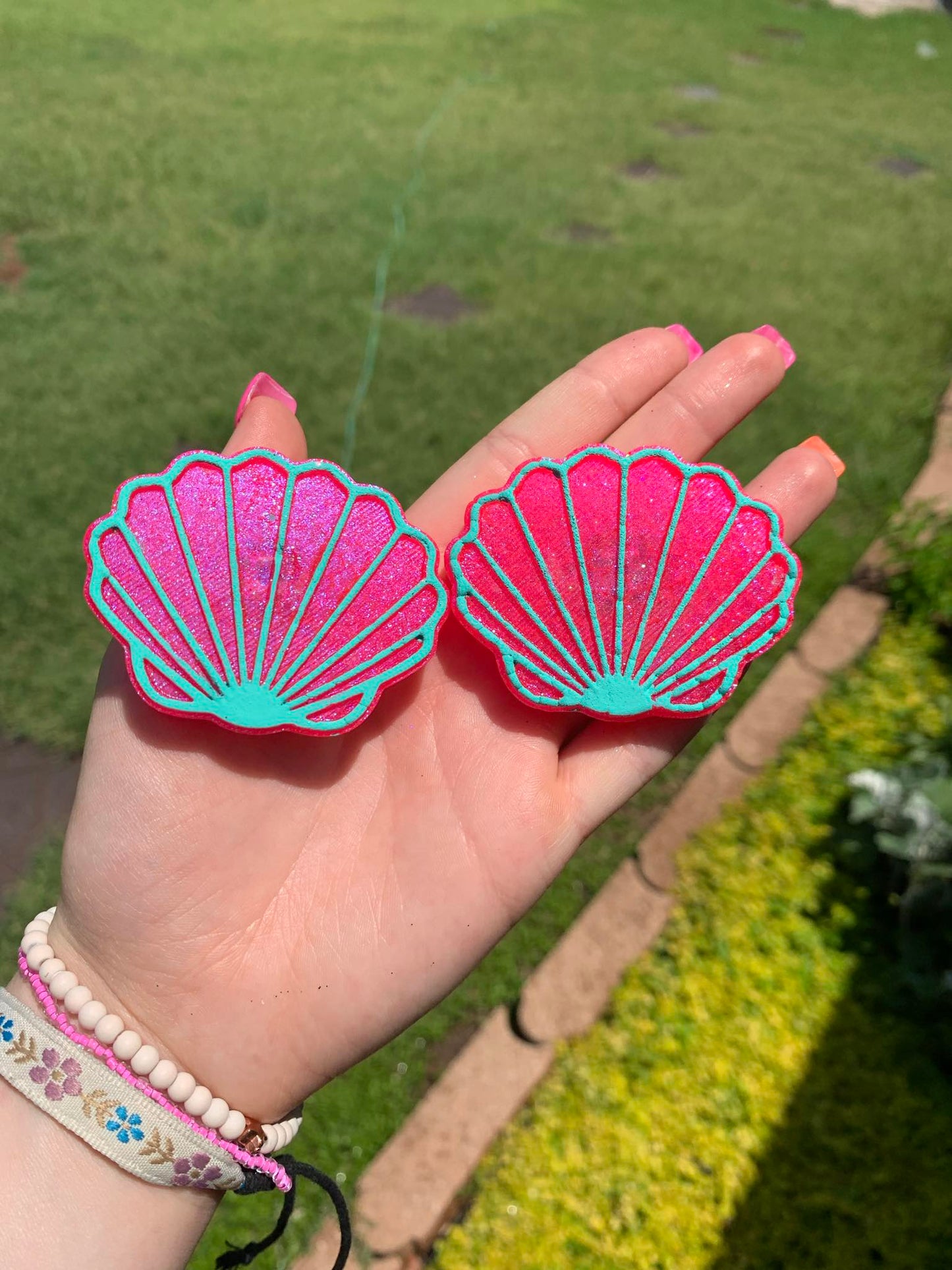 Magenta Sea Shell Vent Clips With Turquoise Trim