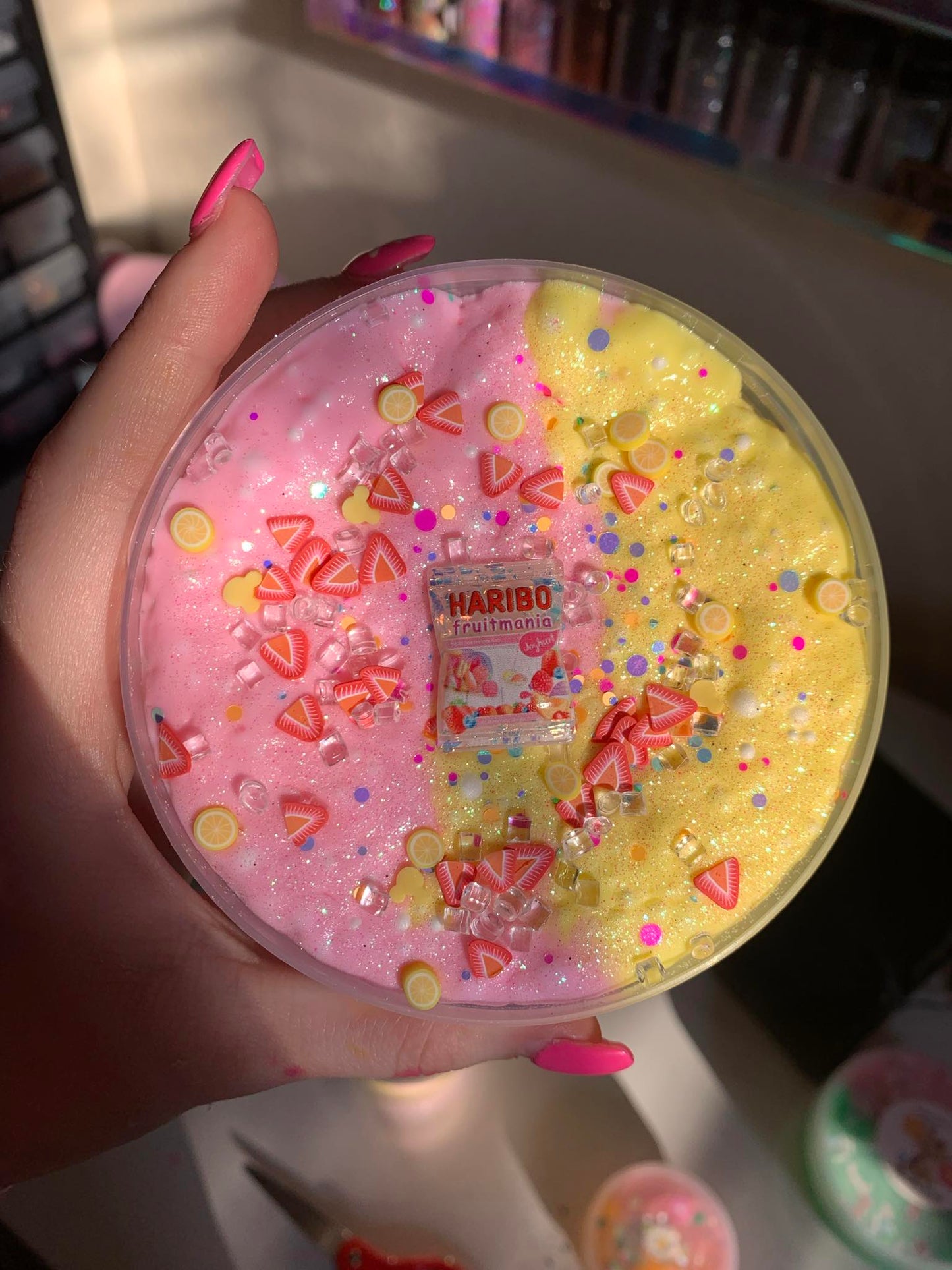 Strawberry Lemonade Slime With Charm - 6.5 Ounce