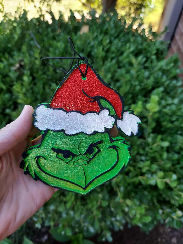 Christmas Grinch In Red Glitter Hat Freshie