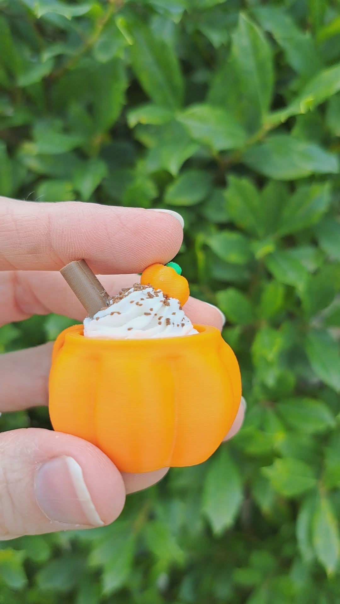 video of 3D pumpkin mug clicker
